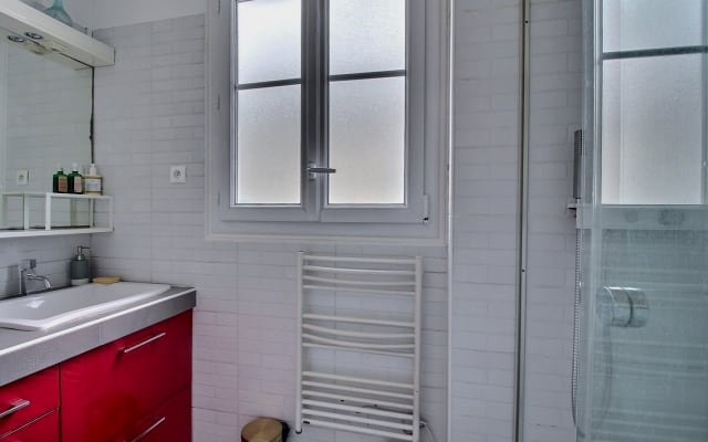 Nettes Appartement mit Terrasse, in der Gegend von Buttes Chaumont