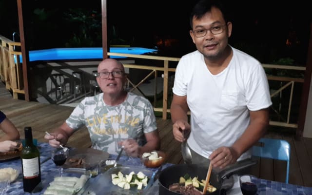 Alain et Thawit's listing on misterb&b - Meals shared with us (extra charge)