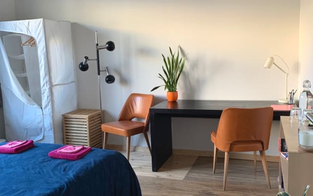 Chambre confortable dans un quartier calme à proximité de la ville