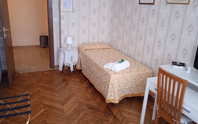 **1 DAVID'S PLACE B&B TORINO** camera con letto singolo**