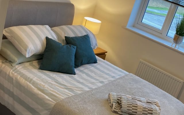 Quarto duplo privado e acolhedor num apartamento acolhedor com vista...