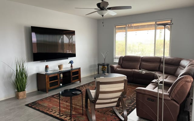 Under the Tucson Sun: 2nd Queen Bed and Private Bath