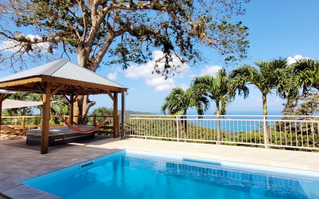 Charming lodge Piscina e spa / Vista para o mar e para a floresta