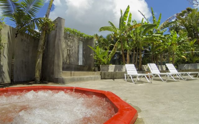 Casa di piantagione di metà secolo con piscina e spa!