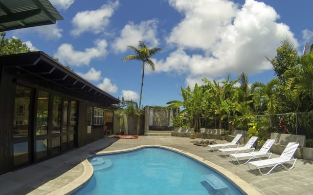 Casa di piantagione di metà secolo con piscina e spa!