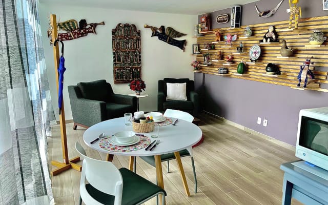 Loft, au cœur de la scène gay, Zona Rosa, ambassade des États-Unis
