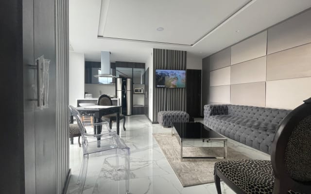 SUITE DE LUXO EM GONZALEZ SUAREZ