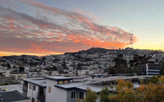 Private master bedroom with private bathroom in the heart of Castro