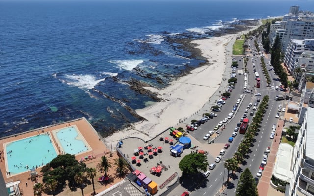 Chambre double en bord de mer dans le quartier branché de Sea Point...