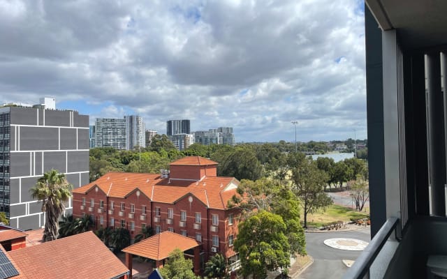 One Bedroom (Queen Bed) with own toilet  Wolli Creek  - Picture 7