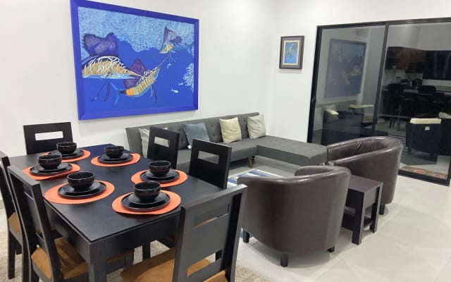 Jaco, King Bed, 3bd, 2bth schläft 8, Gated, Resort Like Amenities