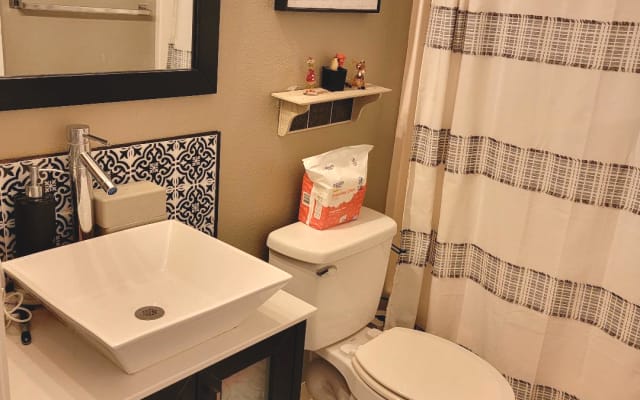 Room For rent clean and quiet place near pensacola and navarre beaches