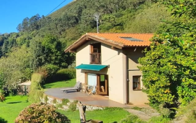 Schönes und intimes Haus mit privatem Garten inmitten der Natur.