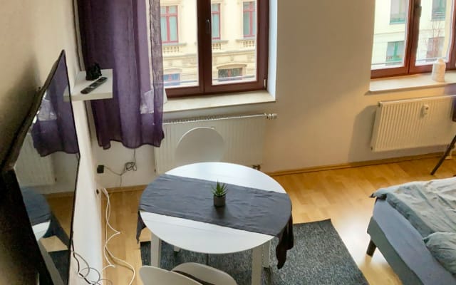 Cozy Studio Apartment - South Square - Picture 7