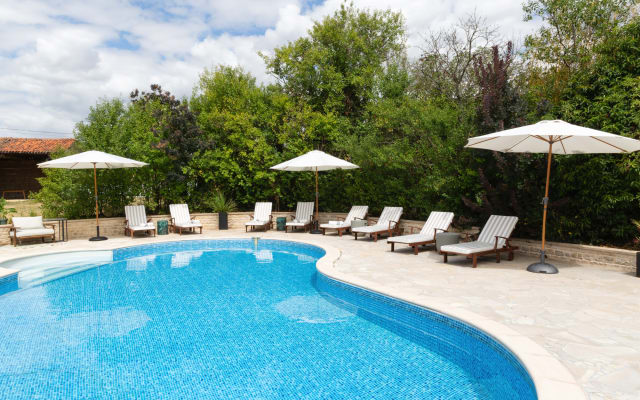 Villa elegante e luxuosa com piscina privada e vista para as vinhas de 