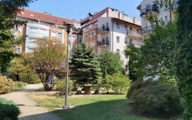 Apartamento ensolarado e elegante numa zona central e moderna + A/C