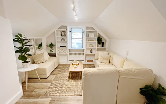 Cozy 2-BDRM New Haven Apt w/Pool - 10 mins to Yale Hospital/Near Tweed