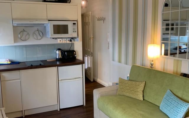 Between Piers, the stylish flat in Cannon Place