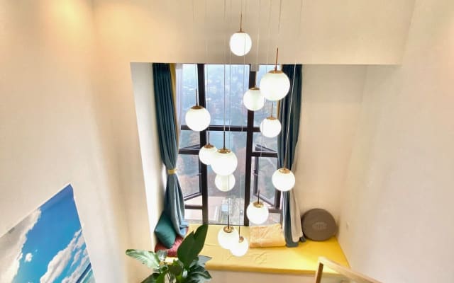Nouvel immeuble de grande hauteur, étage élevé avec vue magnifique