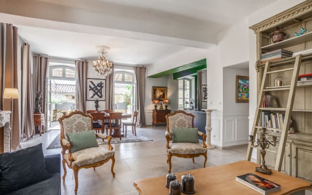SUITE VENISSO, style & confort, terrasses 50m2 et cuisine équipée