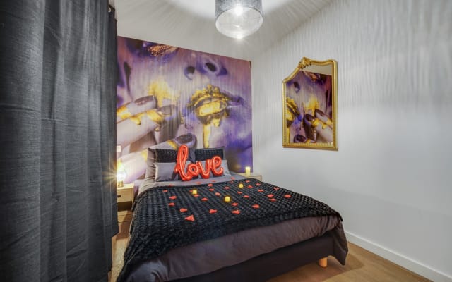 Suite romántica "Sweet Angel" con SPA y camilla de masaje