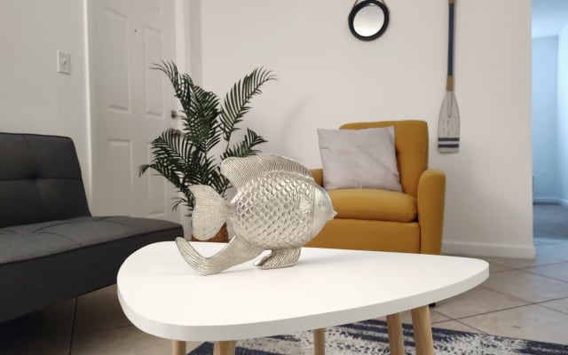 Beach vibes centrally located unit near Brickell, downtown Miami