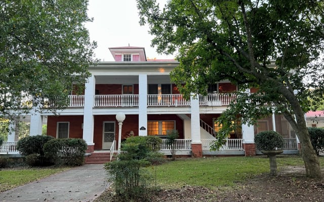 100 year old historic hotel turned artists and musician's retreat