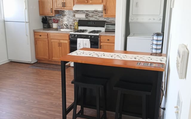 STUDIO FABULOUS OCEAN VIEWS AC's BEST LOCATION Private Indoor Hot Tub!