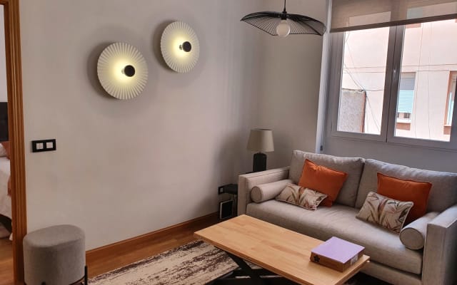 Privatzimmer in moderner und gemütlicher Wohnung im Zentrum von Madrid