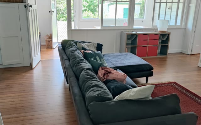 Homosexuell freundliches Zimmer in kalifornischem Bungalow