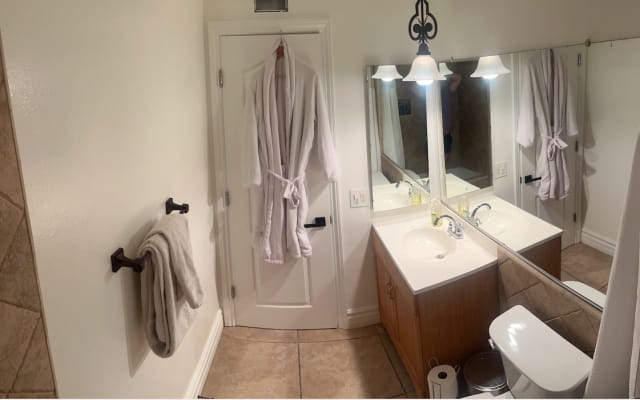 Gästezimmer mit King-Bett und eigenem Bad - Pool/Whirlpool - Foto 12