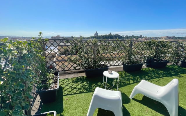 ático panorámico con espectaculares vistas al centro histórico de roma - Foto 1