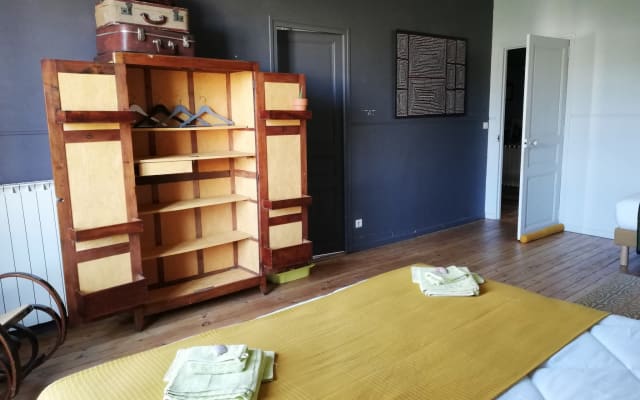DOPPEL- oder DREIFACHZIMMER MIT PRIVATEM BADEZIMMER