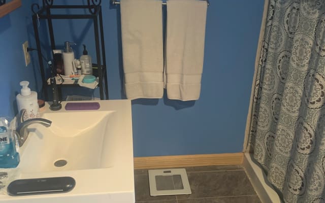 2500 sq ft Blockhaus auf 10 Hektar 4 Betten, 2 Bad