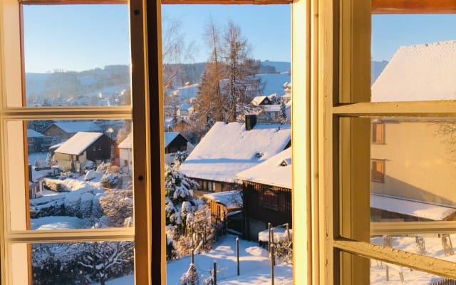 Bella camera da letto in accogliente chalet tradizionale appenzellese