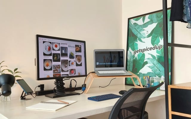 Private room w workspace (clothing optional). - Picture 3