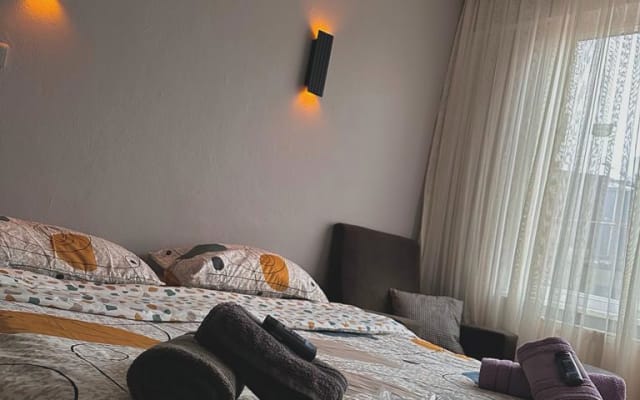 chambre spacieuse populaire LGBT centre de la ville, très proche des...