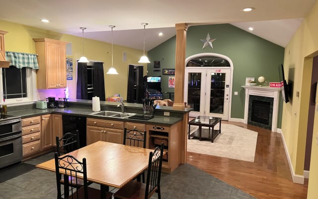 Bataviaās Premium rental with amenities galore!