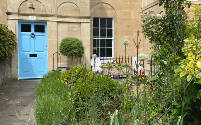 Maison mitoyenne géorgienne (années 1820) et jardin. Vues...