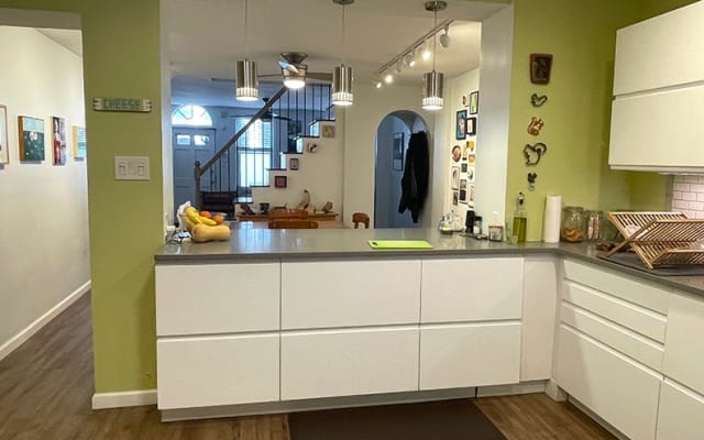 Be my roommate for a day or two near trendy Fishtown
