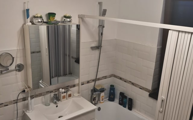 private rooms Mosnita Veche