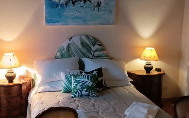 CHAMBRE DOUBLE PALMIERS AVEC SALLE DE BAIN PRIVÉE