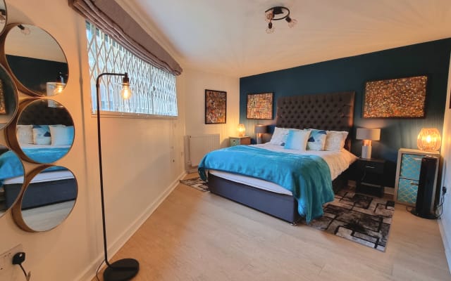 Central - whole floor with large private bedroom, bathroom, office