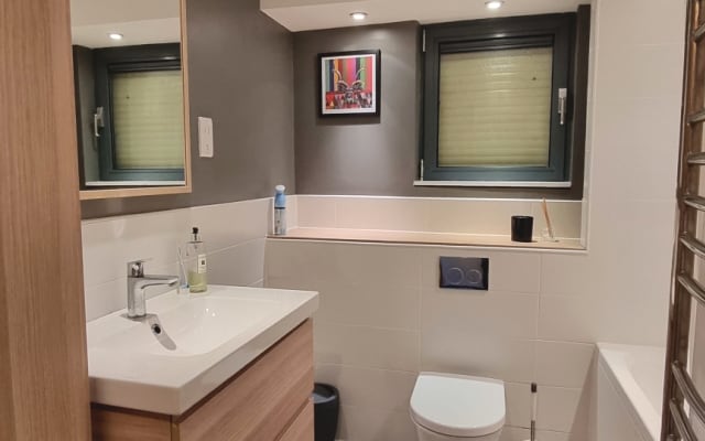 Central - whole floor with large private bedroom, bathroom, office