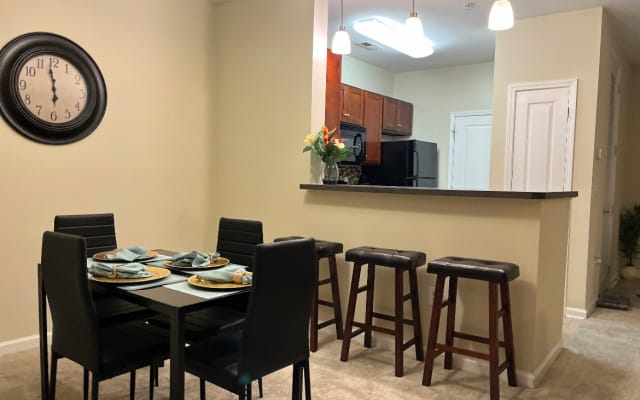 Vibrant 2BR Apt in Holly Springs, near Raleigh, Cary, Apex