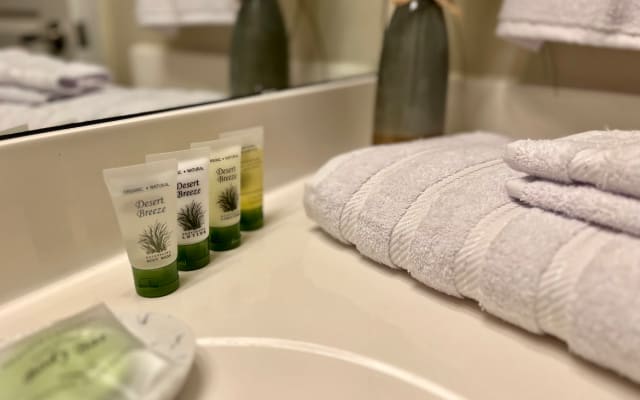 Vibrant 2BR Apt in Holly Springs, near Raleigh, Cary, Apex