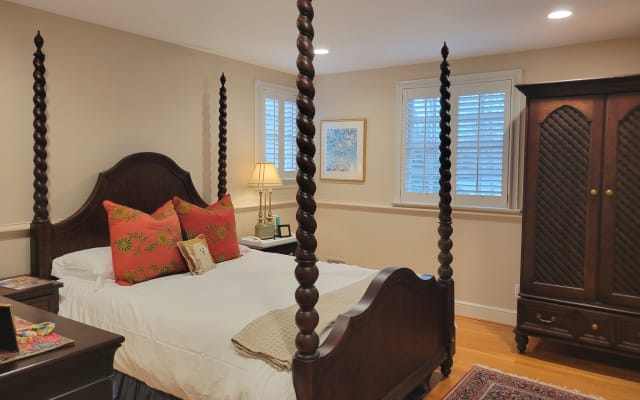 Spacious Retreat With Garden Patio & Hot Tub - Picture 3