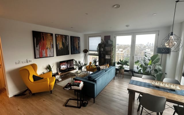 Guest room in modern apartment with private bathroom