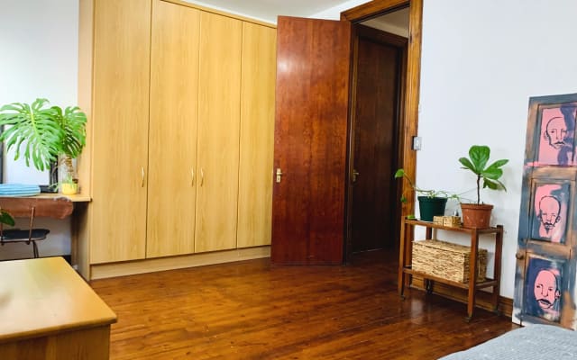 Room In Fully Furnished 3 bedroom, 2 bathroom apartment with Sauna - Picture 16