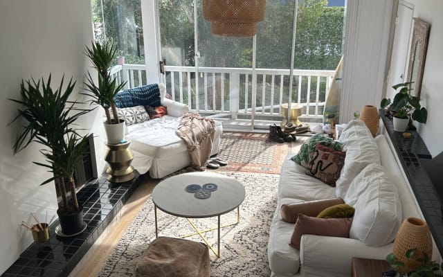 Bonita casa de surf bohemia y artística a una manzana de la playa